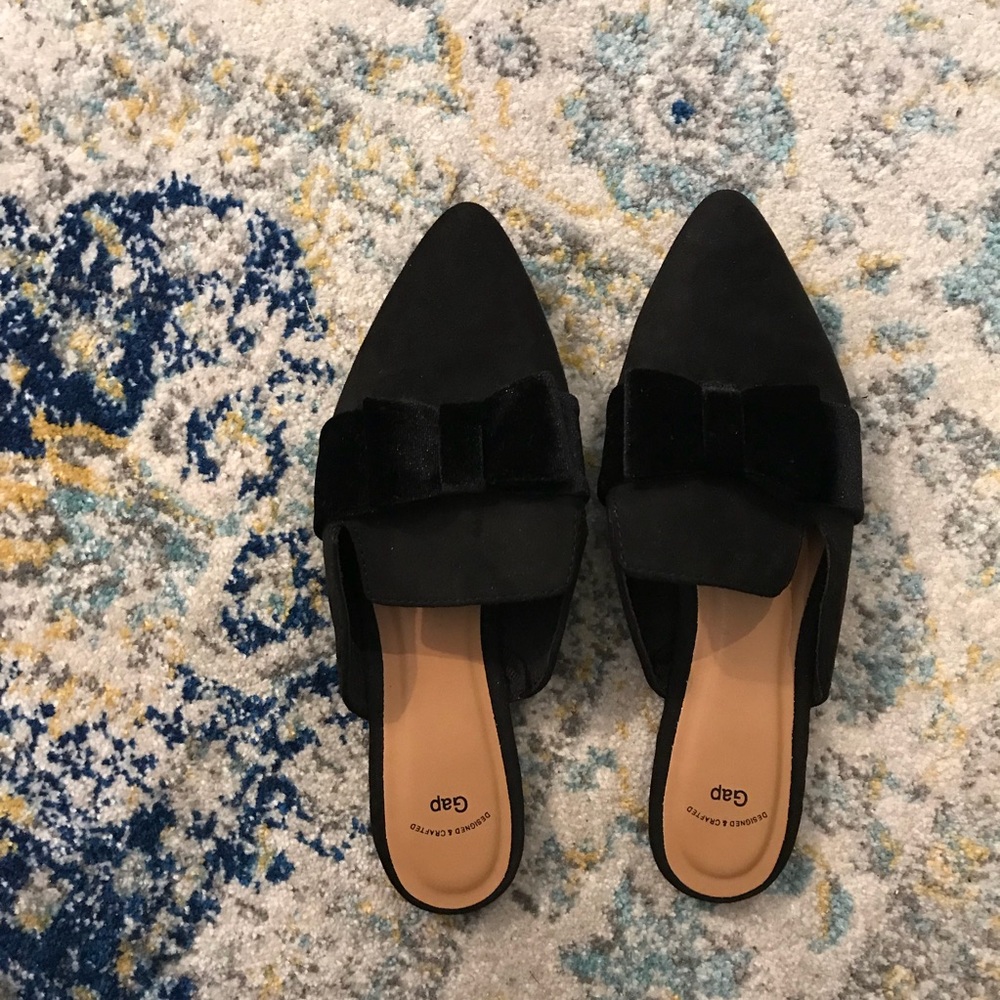 Gap Black Mules with bow detail